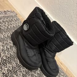 Snow Boots Size 10