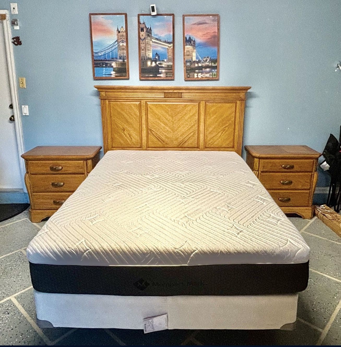 Queen Size BED With 2 Side Tables