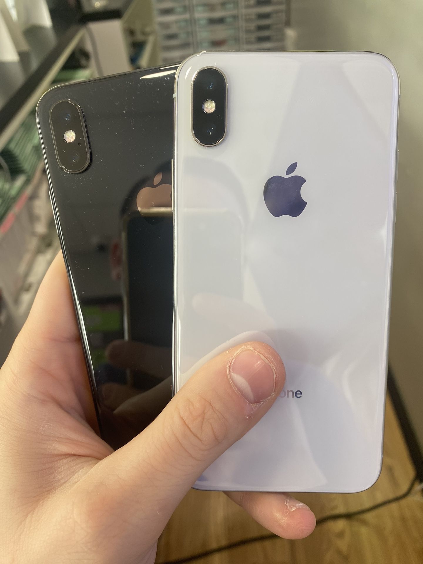 Unlocked iPhone X 64GB - All Colors