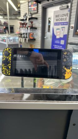 Nintendo Switch Pikachu Edition