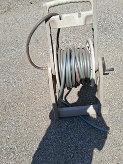 Suncast Mobile Garden Hose Reel Cart (Includes Hose & Connection)