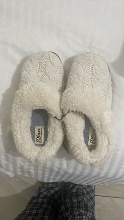 Dearfoams Dluxe Cable Knit Slippers
