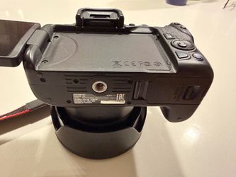 Canon EOS Rebel SL3 + Canon EF 50mm f/1.8 STM – Excellent Condition