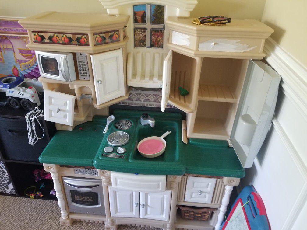 Kids kitchen with food