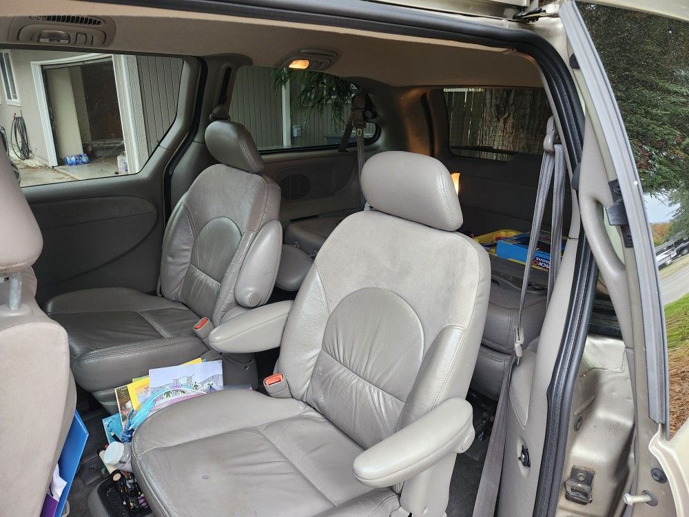 2002 Chrysler Town & Country