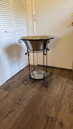 Plant stand or ice bucket