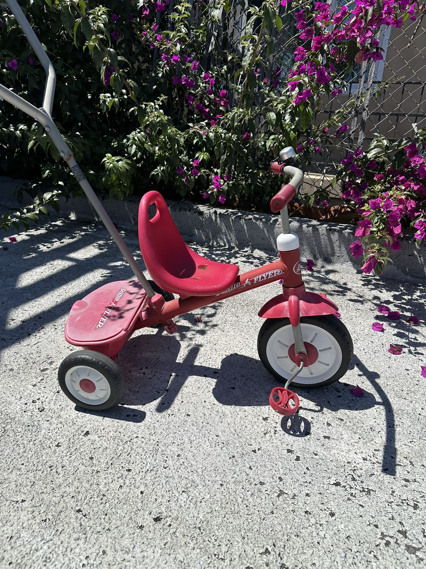 Radio Flyer Deluxe Steer and Stroll Kids Tricycle