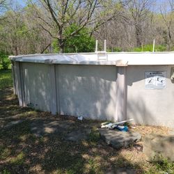 24' Round Doughboy Swimming Pool 