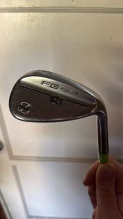 Wilson Staff FG Tour 60* 8* Bounce Wedge RH