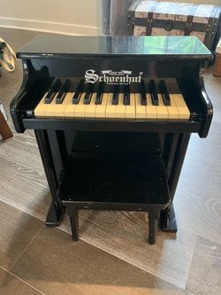 Schoenhut Toy Piano