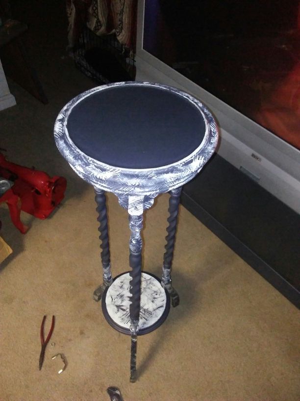 Antique oak 2 tier oak barley twist round pedestool table