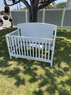 baby crib