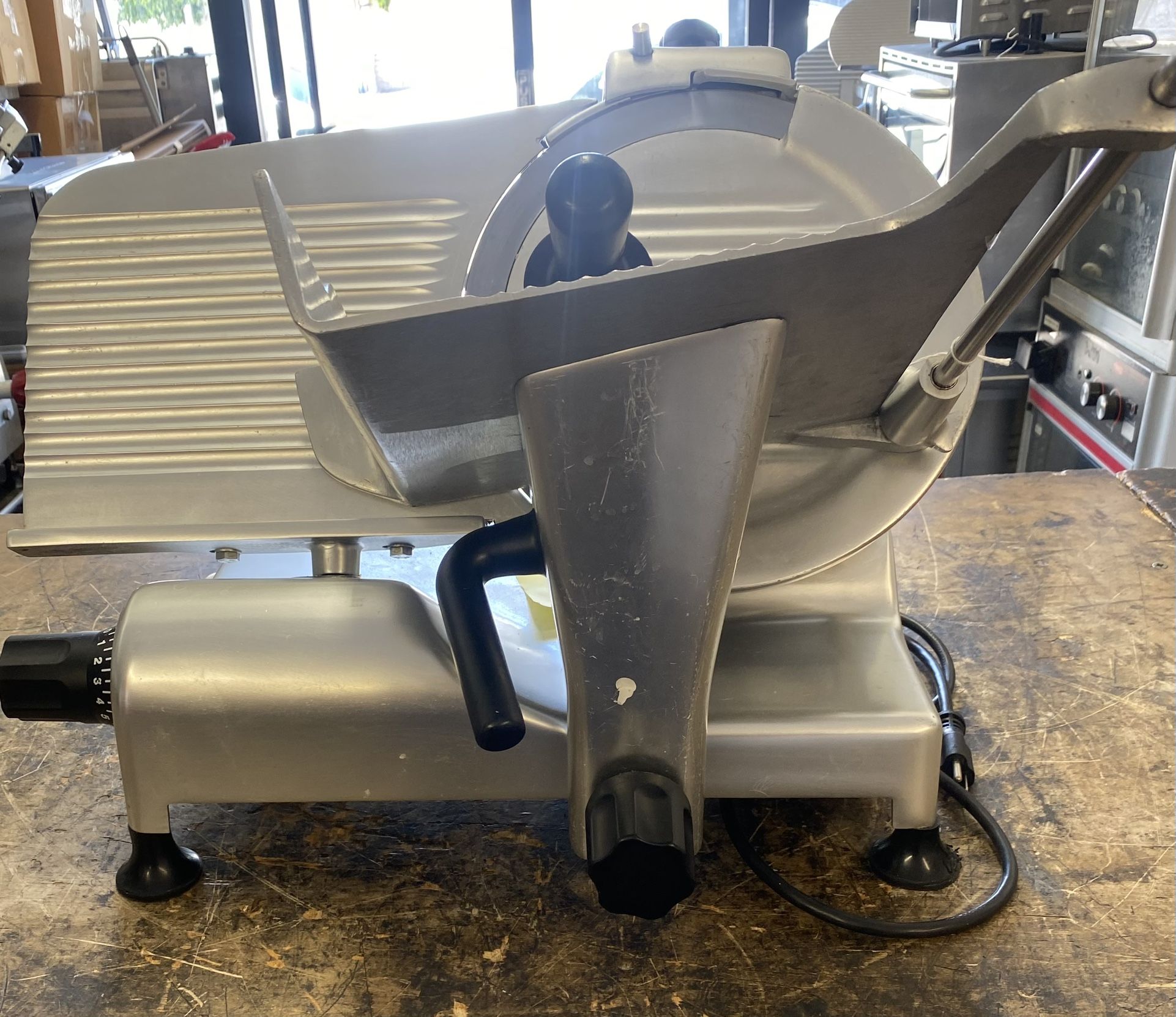 Slicer ( Globe Model G-12 )