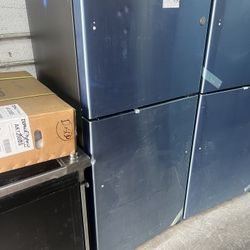 GE TOP FREEZER REFRIGERATOR