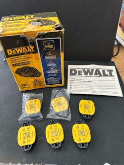 DeWALT Tool Connect Tag 6 total tags New with box