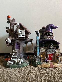 Ashland Halloween Decor
