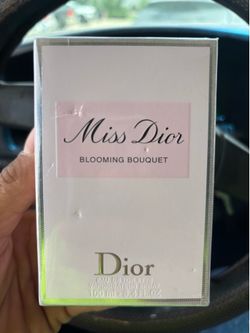 Miss Dior perfume