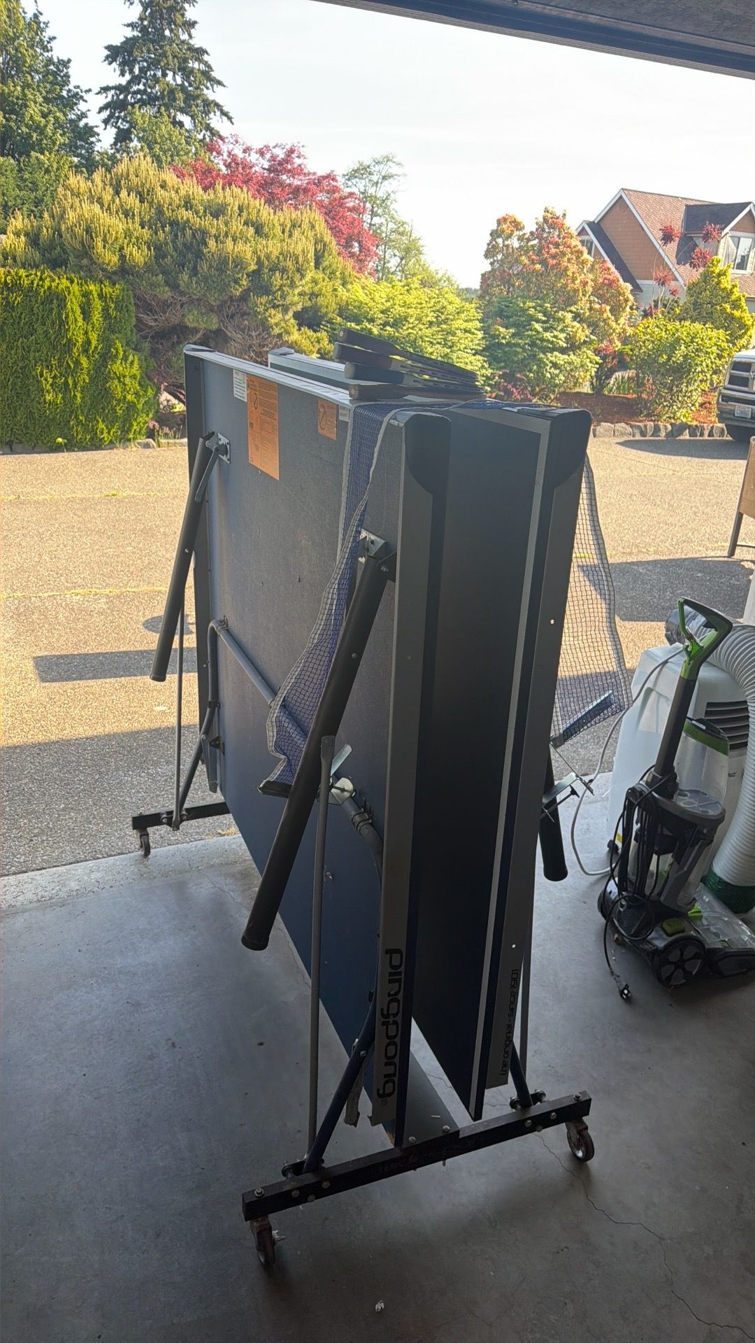 Fold up ping pong table in great condition. Not and paddles included