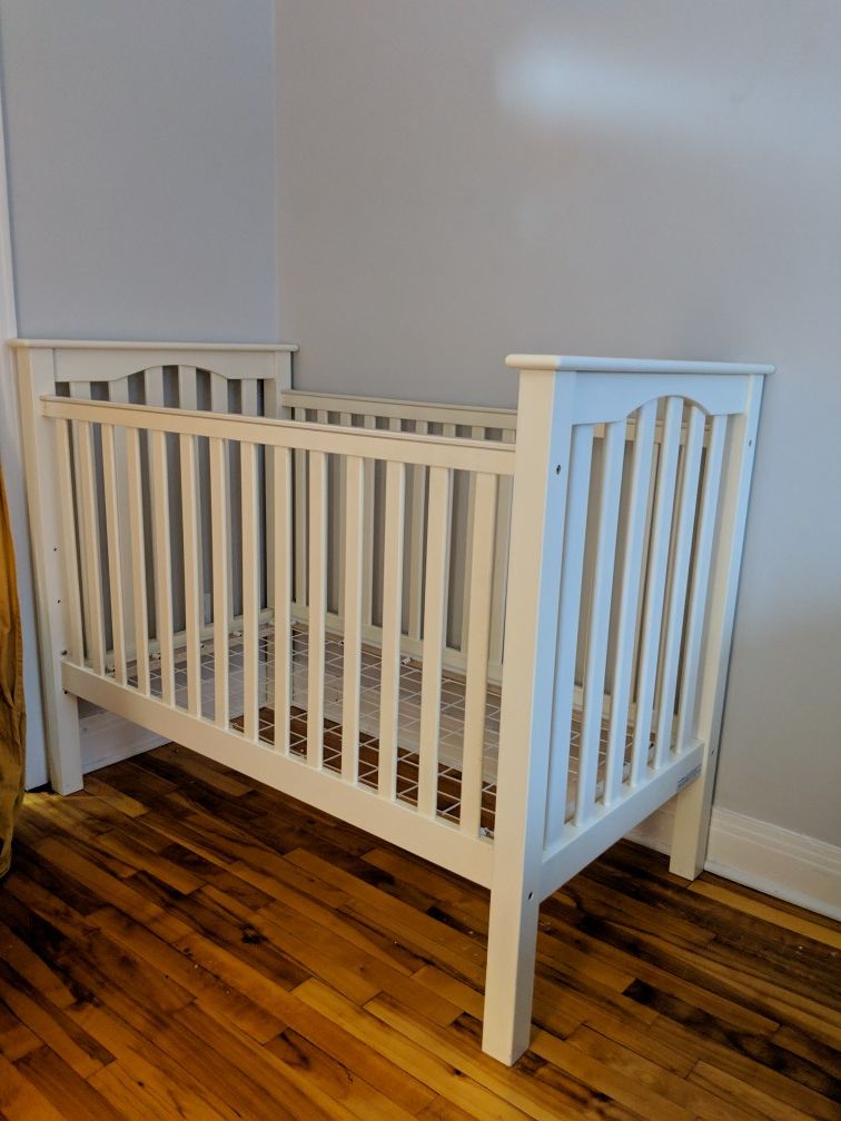 Pottery Barn Kendal Crib