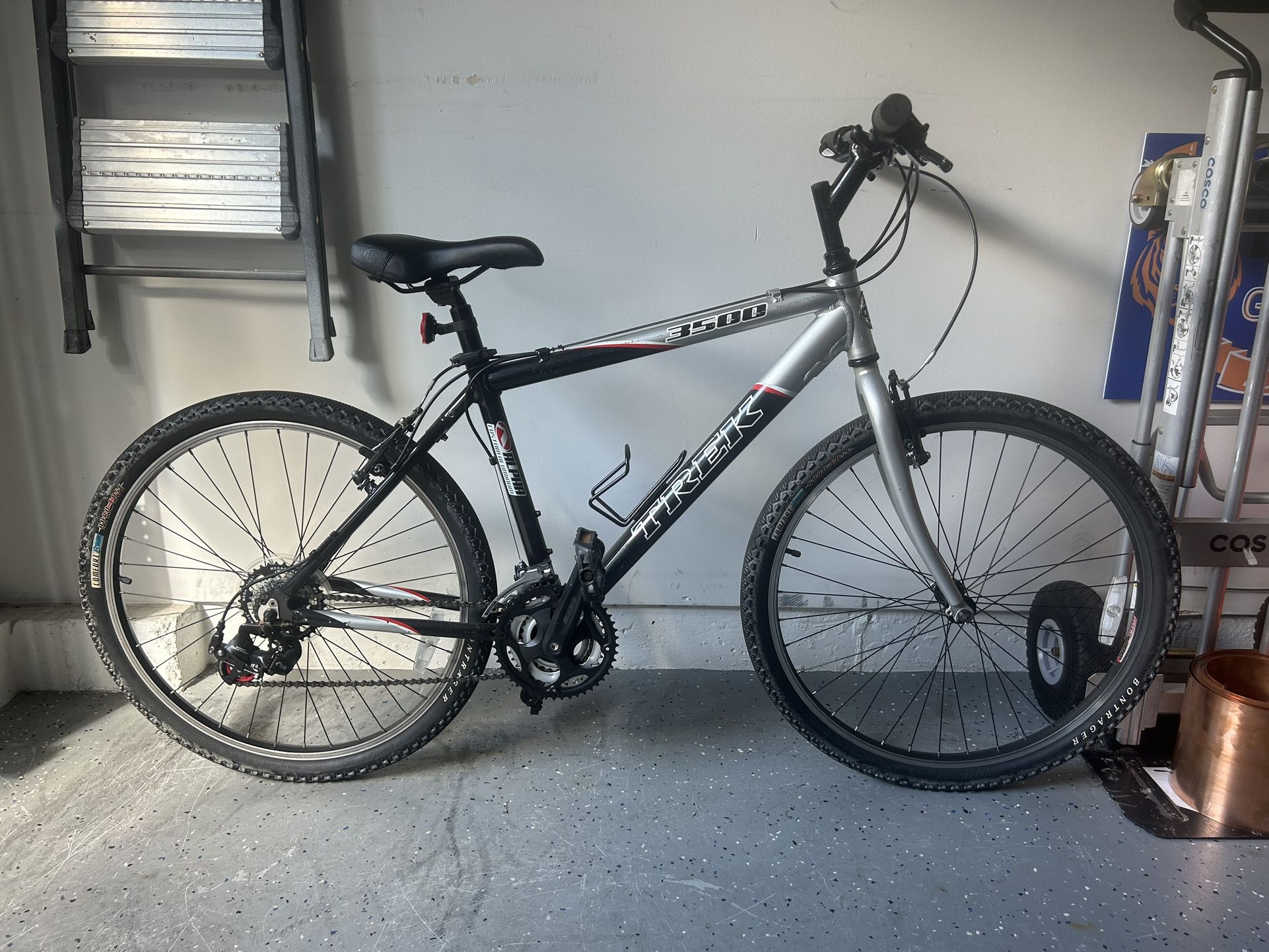 TREK 3500 21spd SINGLE SUSPENSION 22"Frame 26" Tire Alpha Aluminum Frame