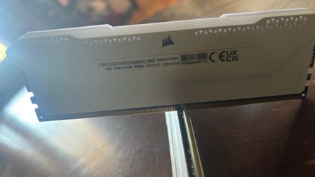 White Corsair RGB Ram 2x16