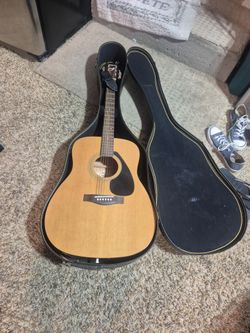 Yamaha Acoustic Guitar with Hard Case red label