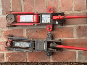 Hydraulic jacks