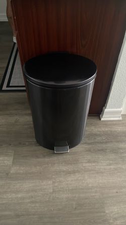 Trash can