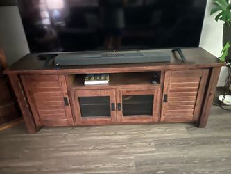 6ft length  2.5 height   TV stand.