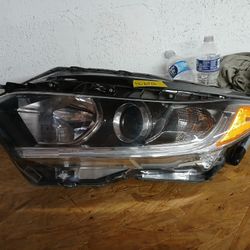 19-22 Honda HRV Left Driver Side Halogen Headlight Oem