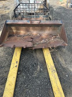 Bobcat caterpillar skid steer loader bucket 65in