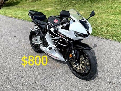 Photo For Sale2015 Honda CBR 600RR $800 Runs and drives
