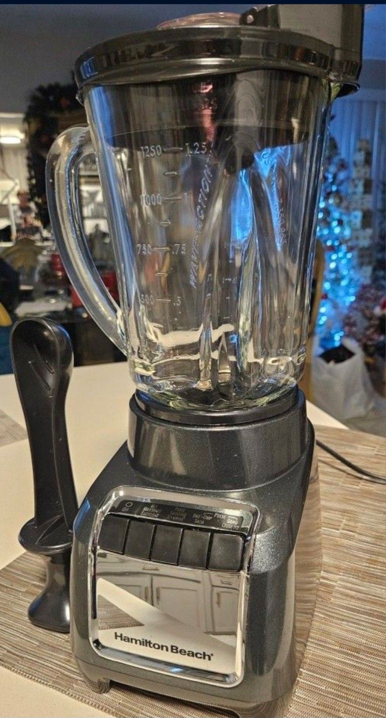BLENDER HAMILTON BEACH 