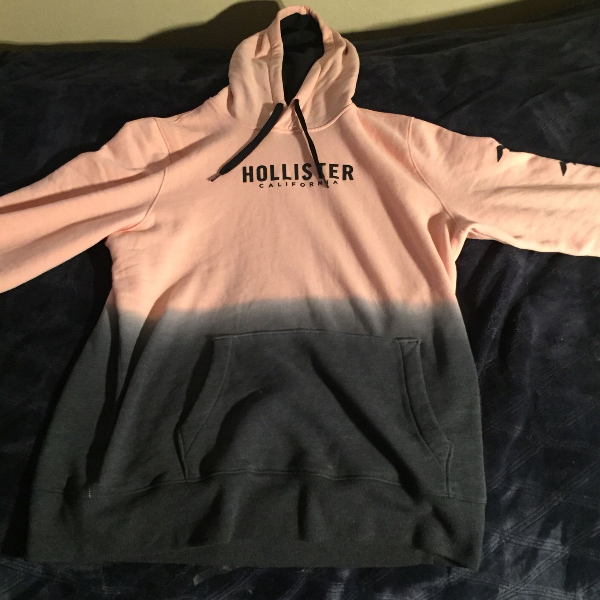 Large New “HOLLISTER CALIFORNIA” hoodie