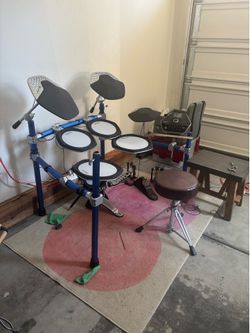 Simmons SD2000 electronic drum kit + accessories