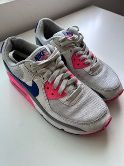Women’s Nikes Size 8