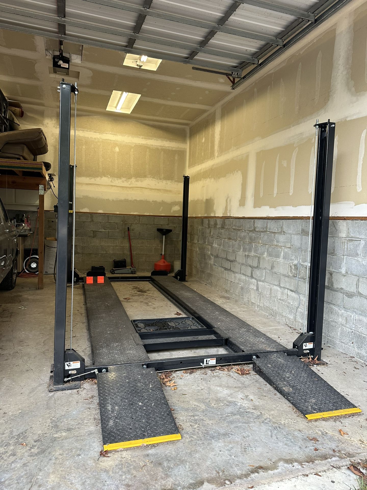 4 Post Auto Lift - 8000 Lb Capacity