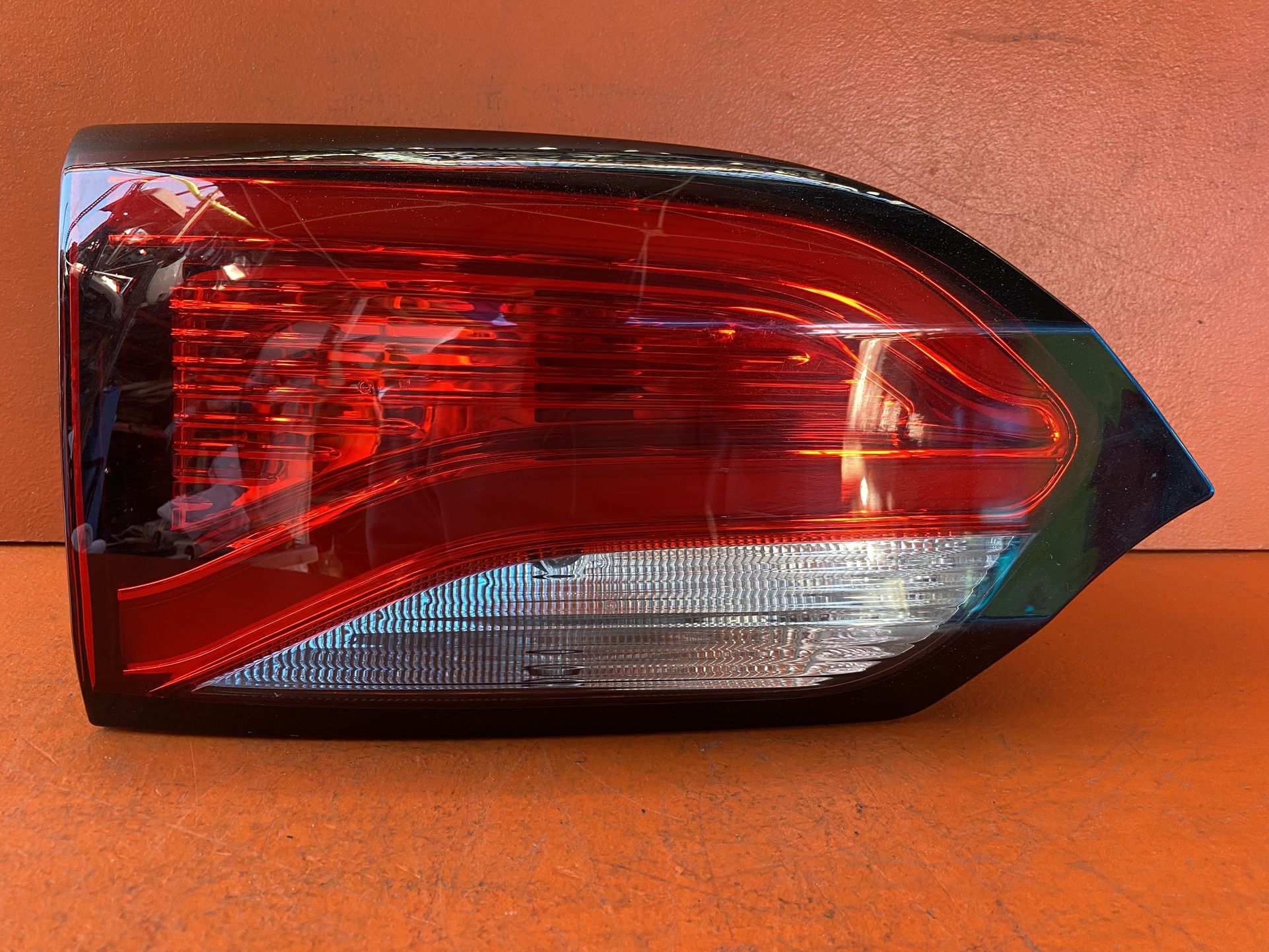 2017 2018 2019 2020 Chrysler Pacifica Left Driver Side Tail Light OEM (contact info removed)1AE