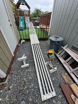 8 feet extendable, aluminum blank and two adjustable aluminum ladder Jacks￼