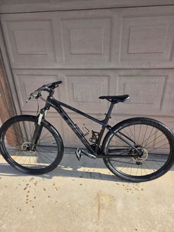 Mountain Bike - Trek Marlin 5