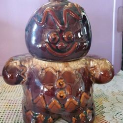 Hull vintage gingerbread cookie jar  perfect condition 