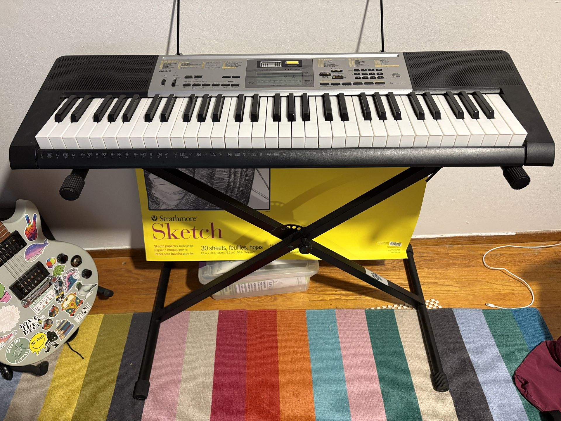 Electric Casio Keyboard LK260