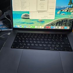 2021 MacBook Pro  A2485 16in M1 Max 32 Core GPU 32GB RAM 1TB SSD ,Excellent Condition for Sale Today