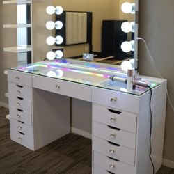 New Luxury Smart Make Up Vanity