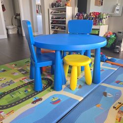 MAMMUT Style Kids Table And Chairs Set 