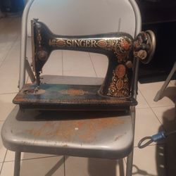 Singer Sewing Machine 