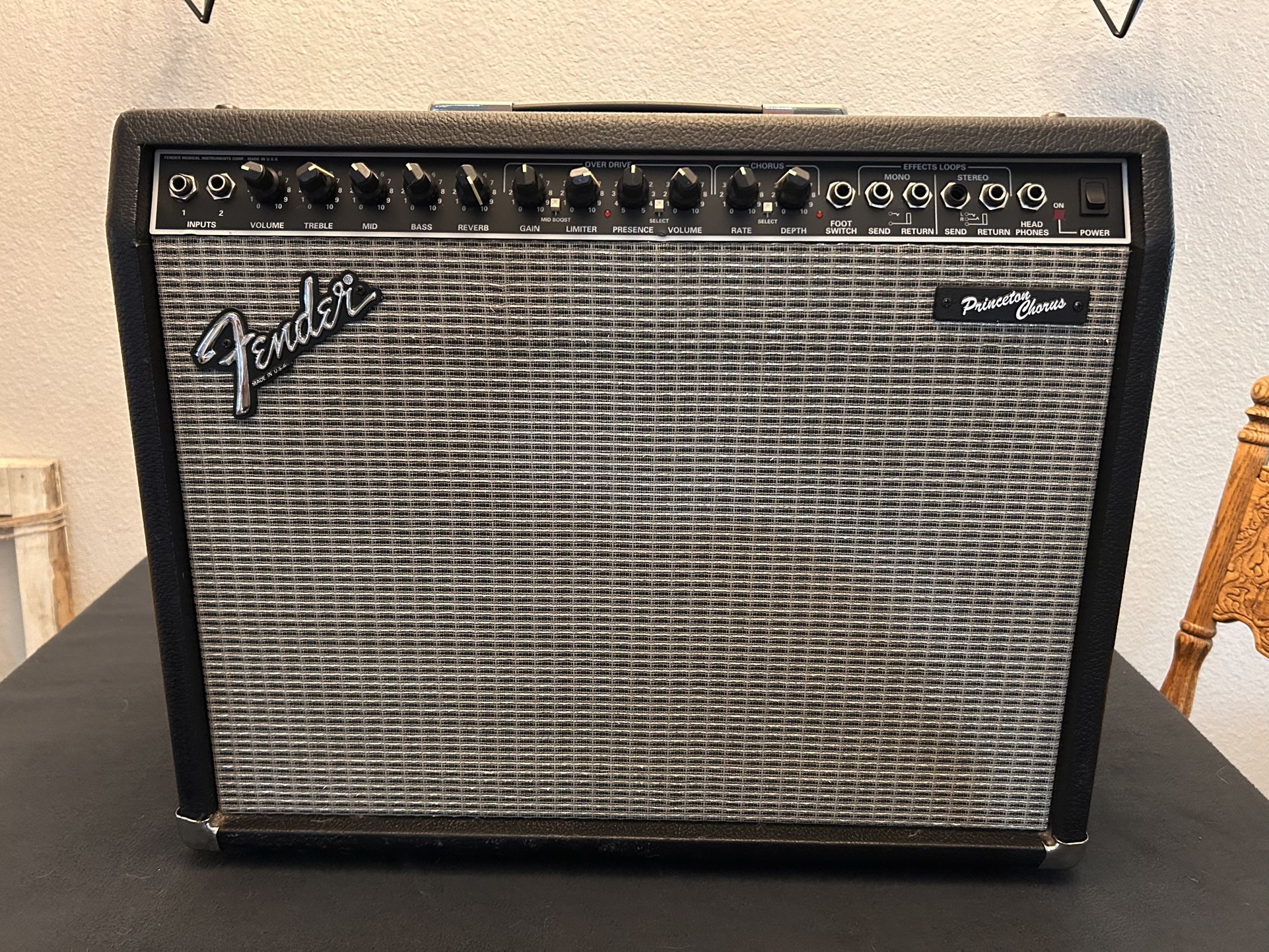 Fender Princeton Stereo Chorus 2-Channel 2 x 25-Watt 2x10" Solid State Guitar Combo