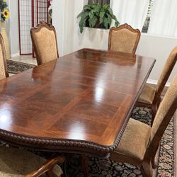 Dining table With 6 chairs - $650