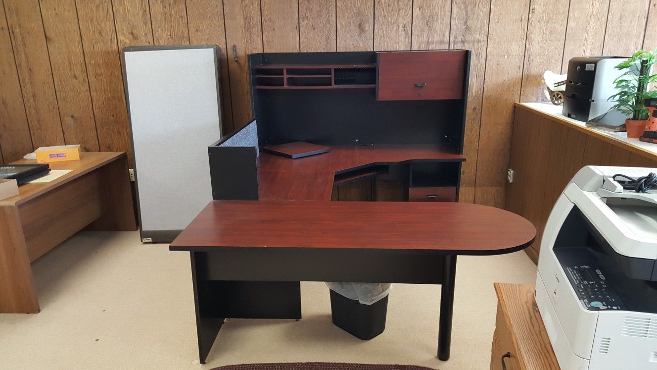 U shaped office desk