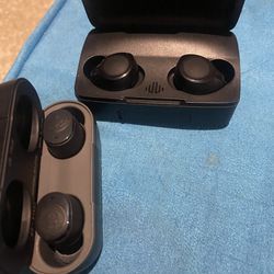 2 Pairs Wireless Earbuds 